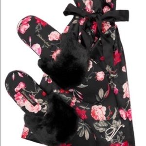 Brand new with tags, Victoria’s Secret Satin Slippers and Drawstring Bag (7-8)